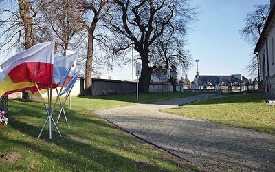 Jedenaście tablic ukazuje drogę do świętości Marcina z Tours.