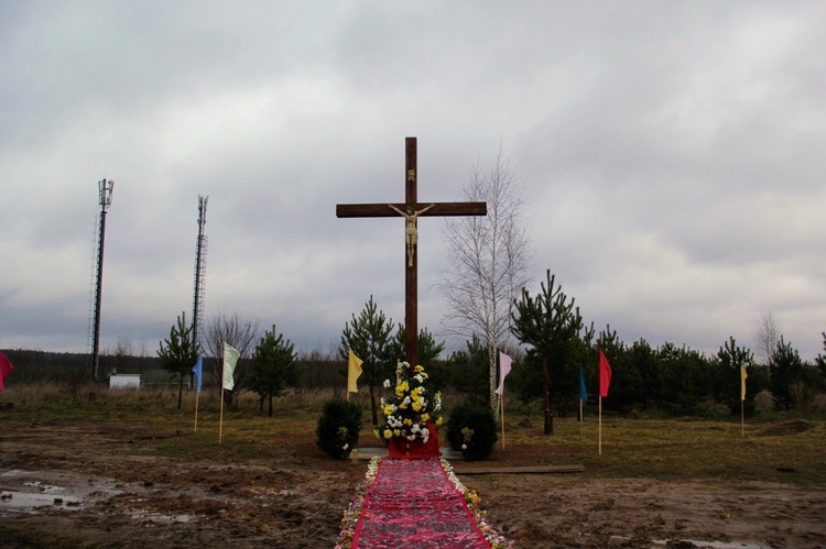 Białoruś: Poświęcenia placu pod budowę kościoła bł. Marianny Biernackiej w Grodnie