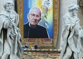 Założyciel paulistów Jakub Alberione został ogłoszony błogosławionym  przez Jana Pawła II  27 kwietnia 2003 r.