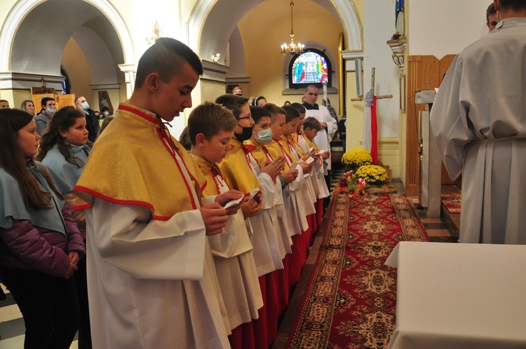 Żabno. Nowi ministranci i deesemki