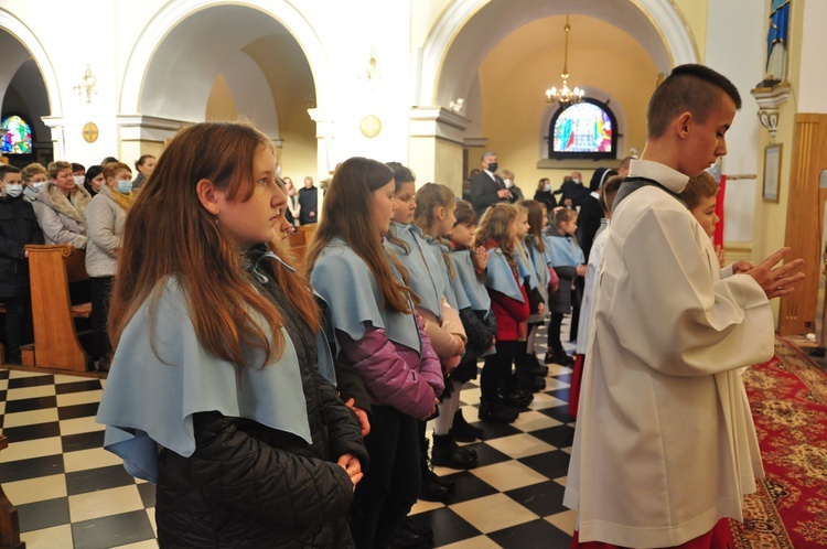 Żabno. Nowi ministranci i deesemki