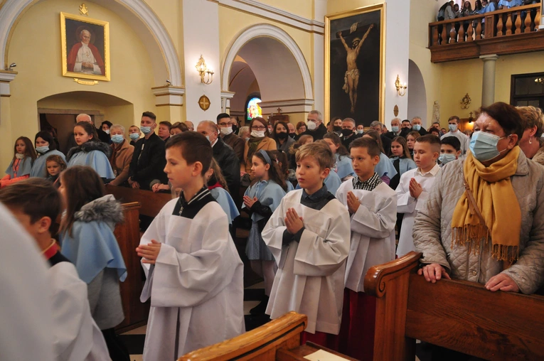 Żabno. Nowi ministranci i deesemki