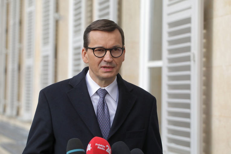 Premier: dopływ nowych migrantów prawie się zatrzymał, napawa to ostrożnym optymizmem