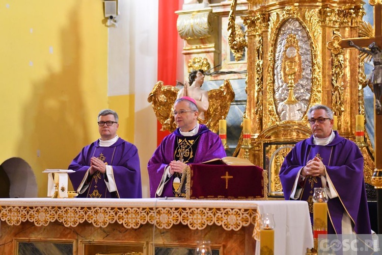 Wschowa. Poświęcenie tablicy prymasa