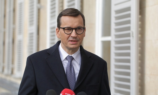 Morawiecki: Pakiet obniżek podatków, które mają złagodzić skutki inflacji. Obniżka VAT na prąd i gaz