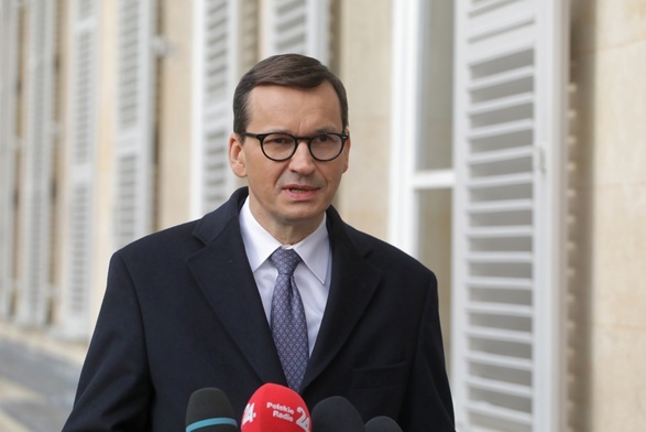 Morawiecki: Pakiet obniżek podatków, które mają złagodzić skutki inflacji. Obniżka VAT na prąd i gaz