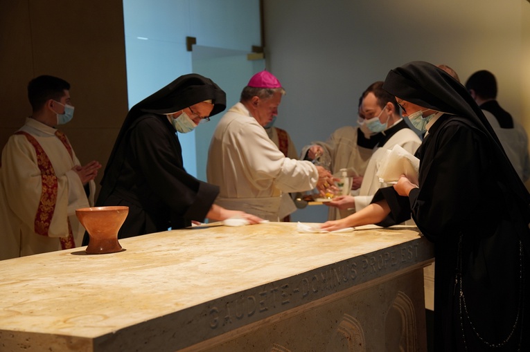 Poświęcenie kaplicy na Dworcu Głównym PKP we Wrocławiu i błogosławieństwo Stacji Dialog PKWP