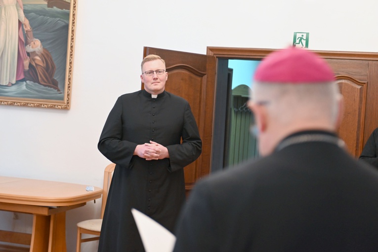 Wręczenie dekretu ks. Wojciechowi Iwanickiemu