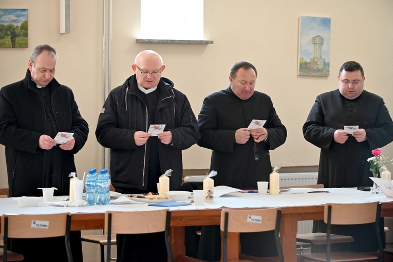 Spotkanie synodalne dla księży i zgromadzeń zakonnych