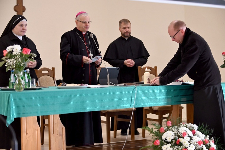 Spotkanie synodalne dla księży i zgromadzeń zakonnych