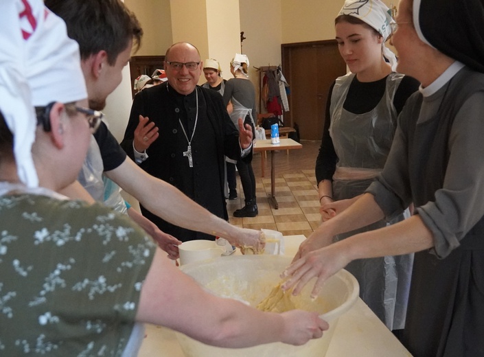 O synodzie przy bułeczkach św. Elżbiety