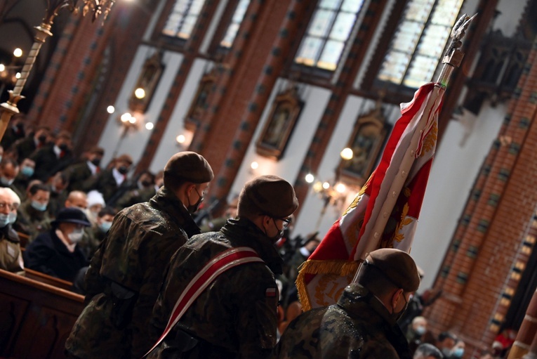 Wałbrzych. Msza św. przed przysięgą żołnierzy WOT 