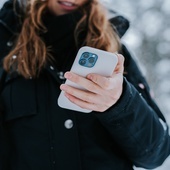 Osoby niezaszczepione przeciw COVID-19 dostaną w poniedziałek SMS-a z Ministerstwa Zdrowia