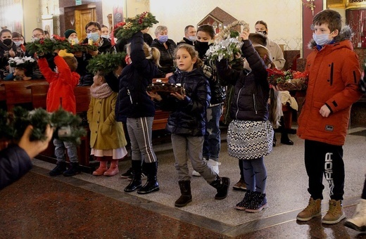 Adwentowe wieńce dzieci z Leśnej - 2021