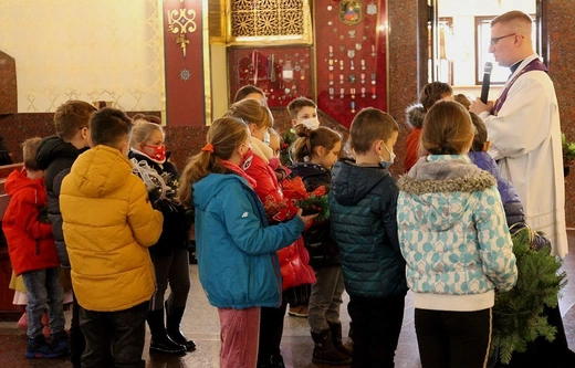 Adwentowe wieńce dzieci z Leśnej - 2021