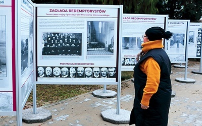 Plansze można oglądać u wejścia do świątyni ojców redemptorystów przy ul. Robotniczej.