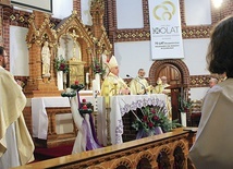 	Mszy św. przewodniczył biskup gliwicki, obok ks. Stanisław Michalik MSF  i ks. Piotr Krupa MSF.