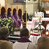 ▲	Eucharystia pogrzebowa odbyła się w lubińskim kościele  pw. Matki Bożej Częstochowskiej. 