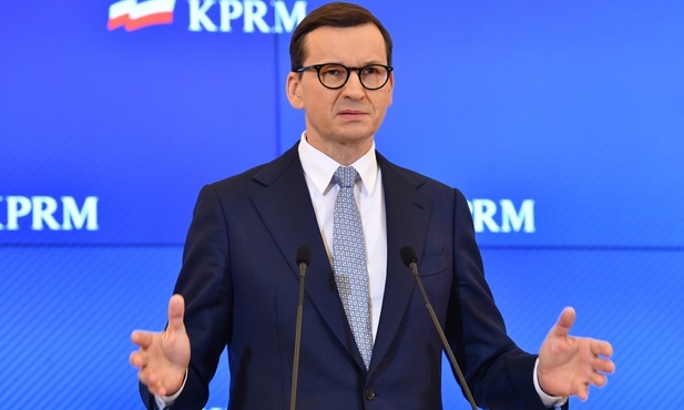 Premier: Obniżamy stawkę VAT na gaz ziemny i energię elektryczną
