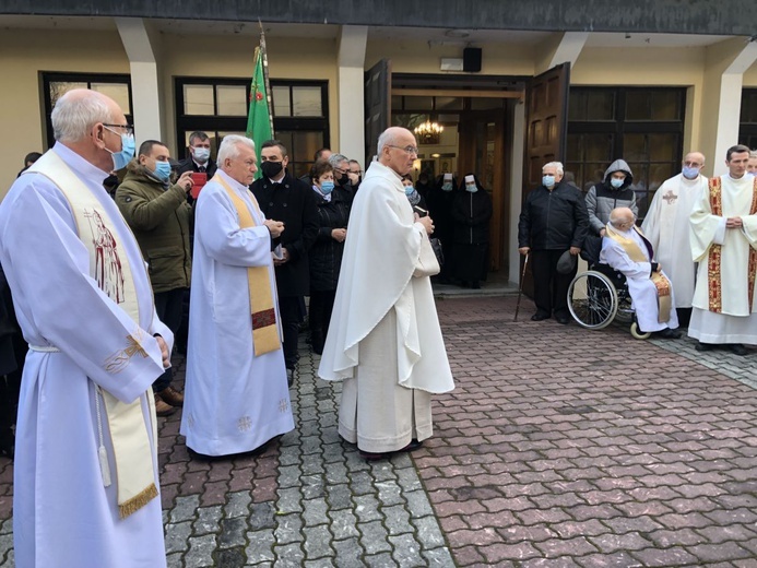 Ostatnie pożegnanie śp. ks. Alojzego Wencepla w Ustroniu-Polanie