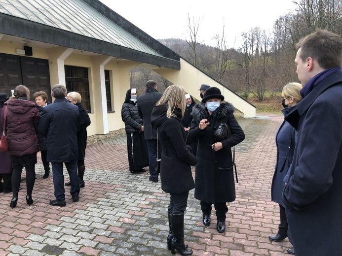 Ostatnie pożegnanie śp. ks. Alojzego Wencepla w Ustroniu-Polanie