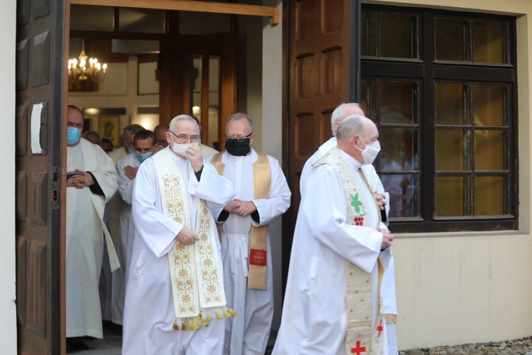 Ostatnie pożegnanie śp. ks. Alojzego Wencepla w Ustroniu-Polanie