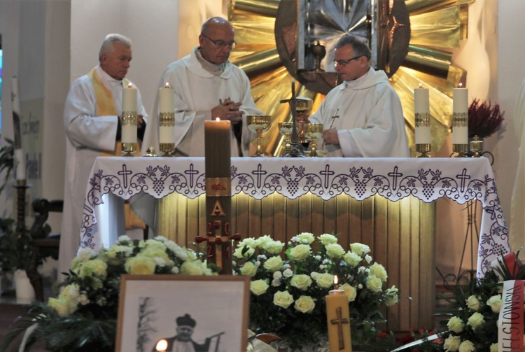 Ostatnie pożegnanie śp. ks. Alojzego Wencepla w Ustroniu-Polanie