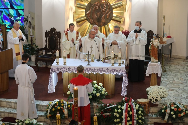 Ostatnie pożegnanie śp. ks. Alojzego Wencepla w Ustroniu-Polanie