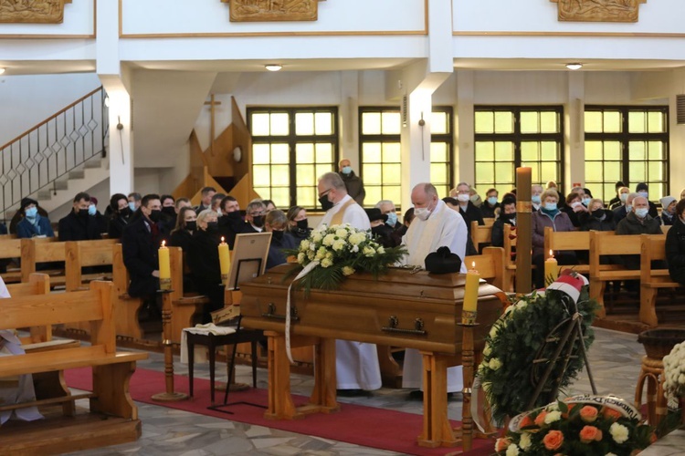 Ostatnie pożegnanie śp. ks. Alojzego Wencepla w Ustroniu-Polanie