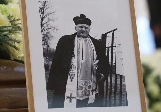 Ostatnie pożegnanie śp. ks. Alojzego Wencepla w Ustroniu-Polanie