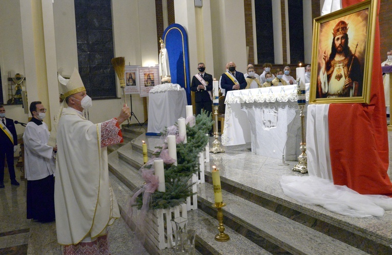 Obraz Najświętszego Serca Pana Jezusa poświęcił bp Marek Solarczyk.