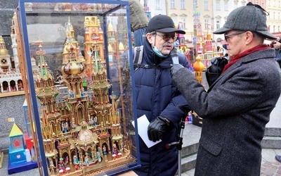 Kraków. Szopki wróciły na Rynek