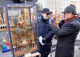 Kraków. Szopki wróciły na Rynek