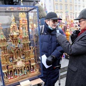 Kraków. Szopki wróciły na Rynek