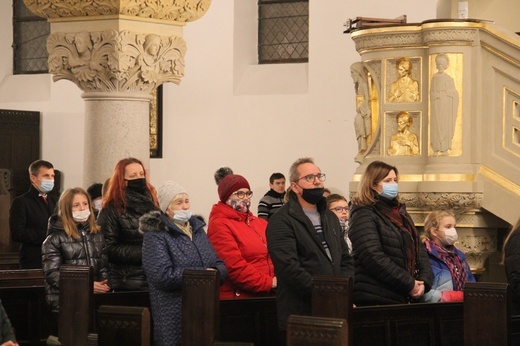 Ruda Śl. Msza w pierwsze wspomnienie liturgiczne ks. Machy