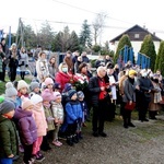 Pawęzów. Odsłonięcie tablicy upamiętniającej śp. Wiktorię Olszówkę z domu Boruch