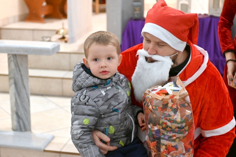 Dzierżoniów. Biskup pomógł Mikołajowi