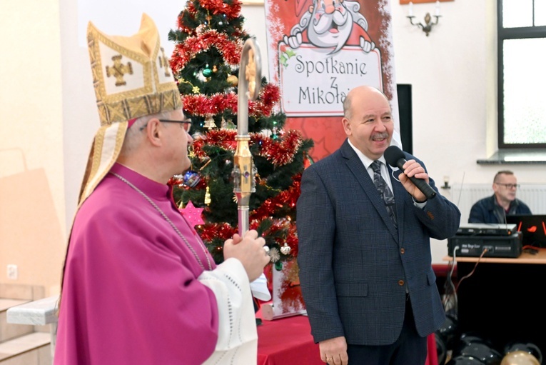 Dzierżoniów. Biskup pomógł Mikołajowi