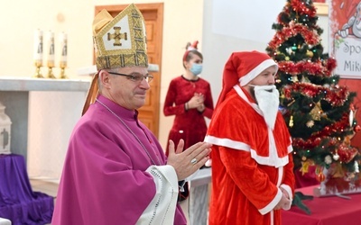 Dzierżoniów. Biskup pomógł Mikołajowi