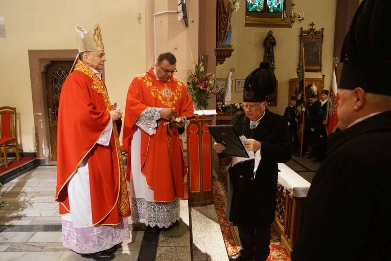 Barbórka w Nowej Rudzie-Słupcu. Proboszcz otrzymał górniczą szpadę