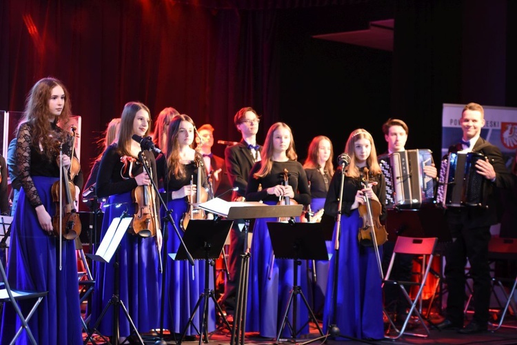 "Crushed Sounds Big Band" patriotycznie