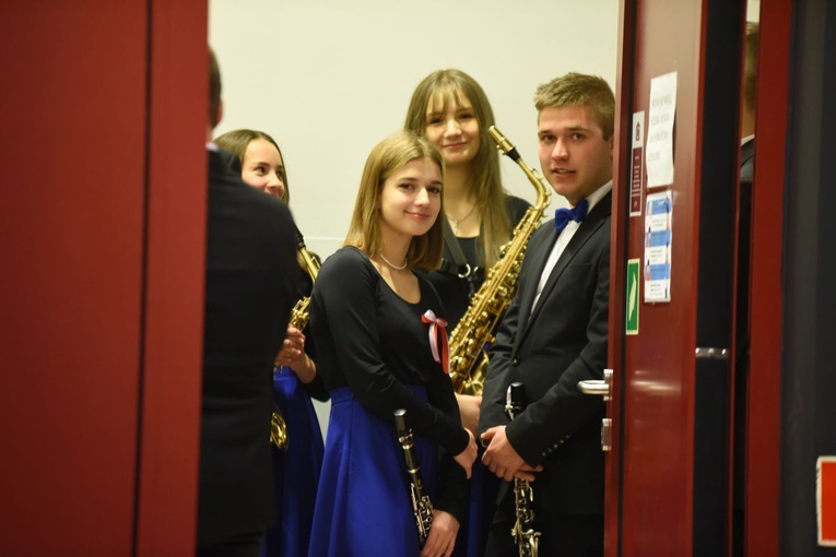 "Crushed Sounds Big Band" patriotycznie