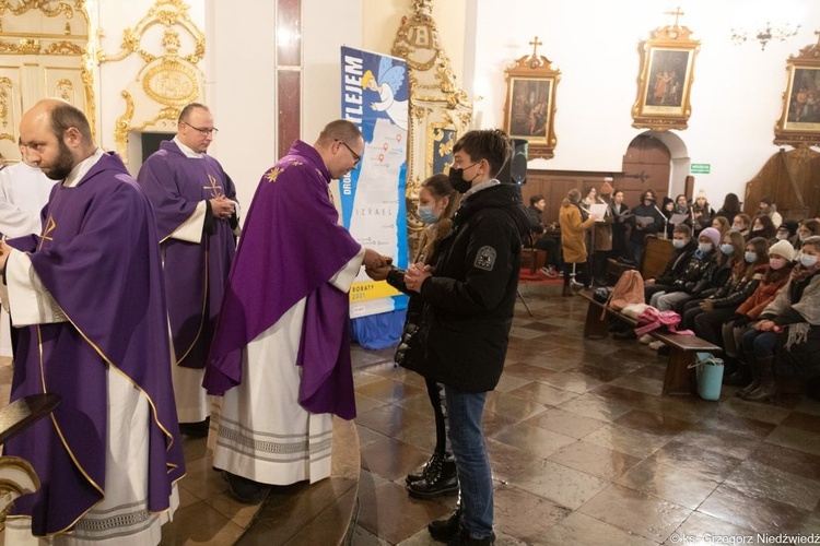 Młodzież u Pani Cierpliwie Słuchającej