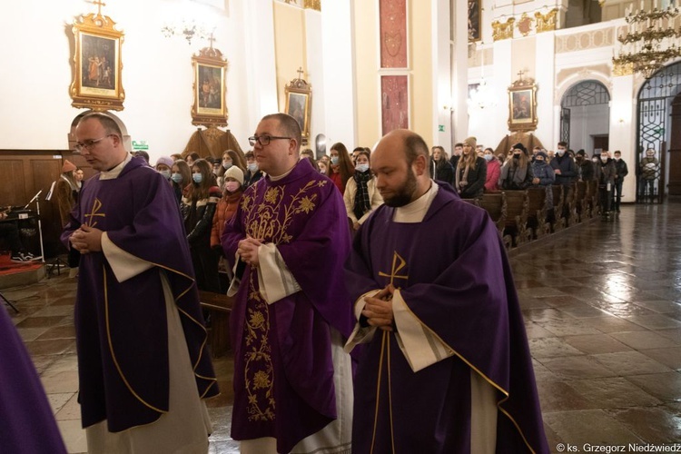 Młodzież u Pani Cierpliwie Słuchającej