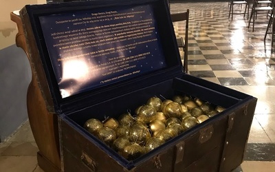 Złote kule św. Mikołaja dla matek w potrzebie i podopiecznych dziecięcego hospicjum