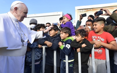 Papież Franciszek odwiedził migrantów na wyspie Lesbos 