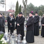 Olesno. Tablica upamiętniająca ks. prał. Jana Rybaka