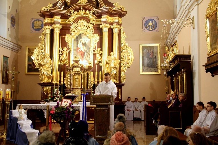 Olesno. Tablica upamiętniająca ks. prał. Jana Rybaka