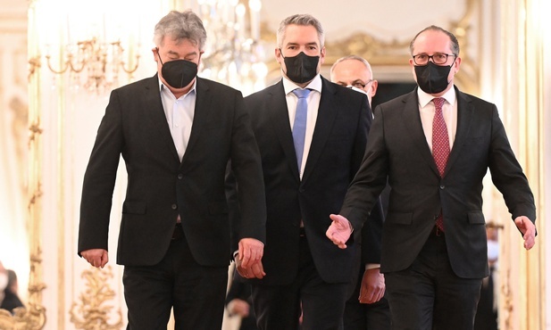 Austria: Nowy kanclerz i ministrowie zaprzysiężeni