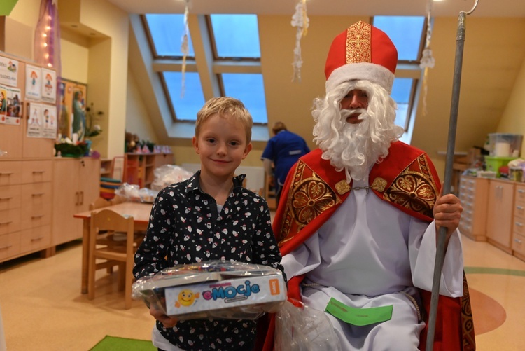 Św. Mikołaj w przedszkolu sióstr prezentek